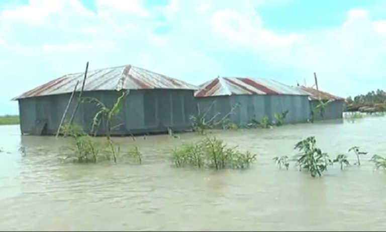 যমুনা নদীর পানি কমতে শুরু করেছে যমুনা নদীর পানি কমতে শুরু করেছে