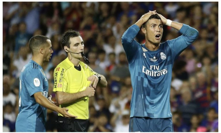 রেফারিকে ধাক্কা দেয়ার জন্য ৫ ম্যাচ নিষিদ্ধ হয়েছেন তারকা ক্রিস্টিয়ানো রোনালদো