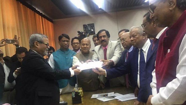 মনোনয়নপত্র জমা দিলেন বর্তমান রাষ্ট্রপতি মো. আবদুল হামিদ