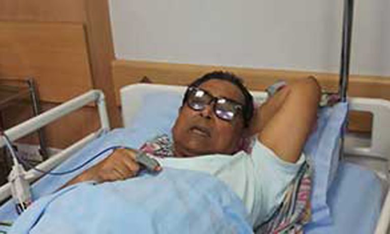 রাশেদ খান মেনন গুরুতর আহত হয়ে হাসপাতালে ভর্তি