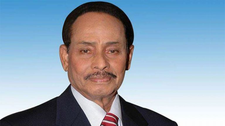 সংসদ নির্বাচনে রংপুর-৩ অাসনে মনোনয়ন ফরম সংগহ করেছেন এরশাদ