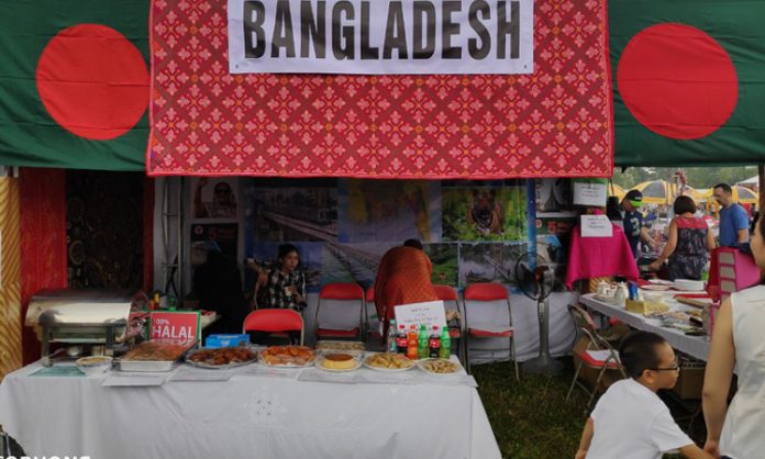 চ্যারিটি মেলায় বাংলাদেশ দূতাবাস অংশগ্রহণ করেছে