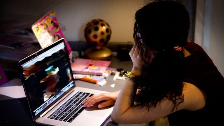 বাংলাদেশ থেকে দেখা যায় এমন ২৪৪টি পর্নো সাইট ব্লক - মোস্তাফা জব্বার