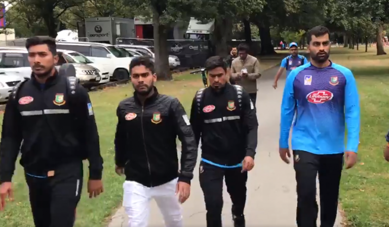 অল্পের জন্য বেঁচে গেছেন সফররত বাংলাদেশ জাতীয় দলের ক্রিকেটাররা অল্পের জন্য বেঁচে গেছেন সফররত বাংলাদেশ জাতীয় দলের ক্রিকেটাররা