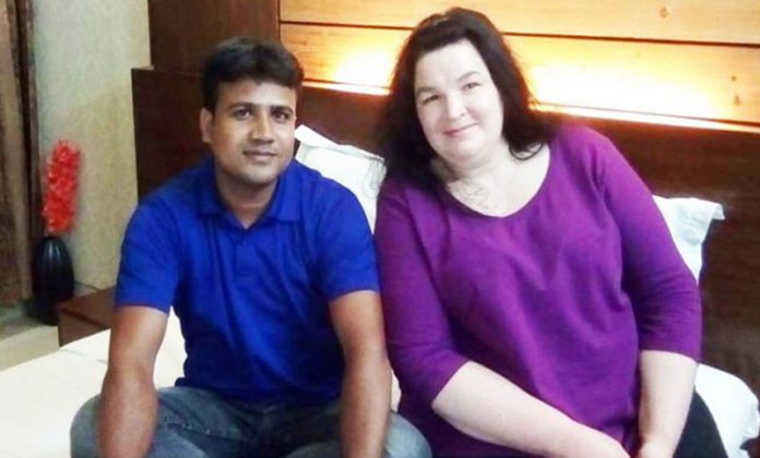 বাংলাদেশি যুবকের প্রেমের টানে খুলনায় ছুটে এসেছেন জার্মান নারী