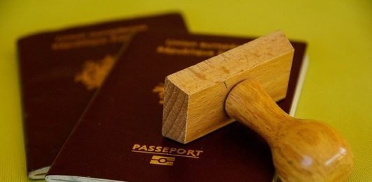 প্রায় ১২০০ বিদেশিকে নাগরিকত্ব দিয়েছে আয়ারল্যান্ড প্রায় ১২০০ বিদেশিকে নাগরিকত্ব দিয়েছে আয়ারল্যান্ড